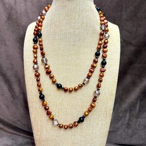 NECKLACE 24’ Dye Pearls and Glass Beads Knotted Brown Black Non Metal 4105 W